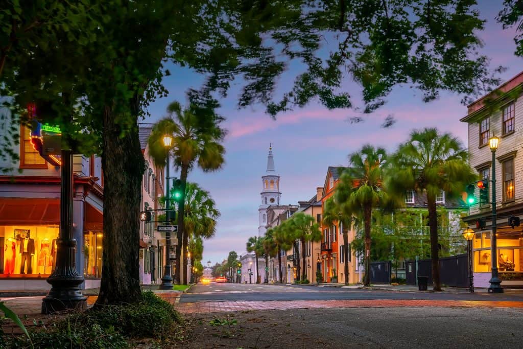 Best Solo Trips For Women In the US, Best Places to Solo Travel Female US