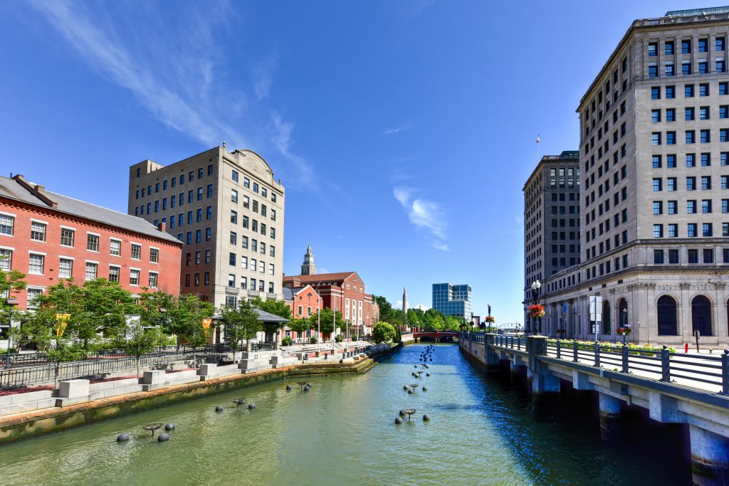 Best Solo Trips For Women In the US, Best Places to Solo Travel Female US